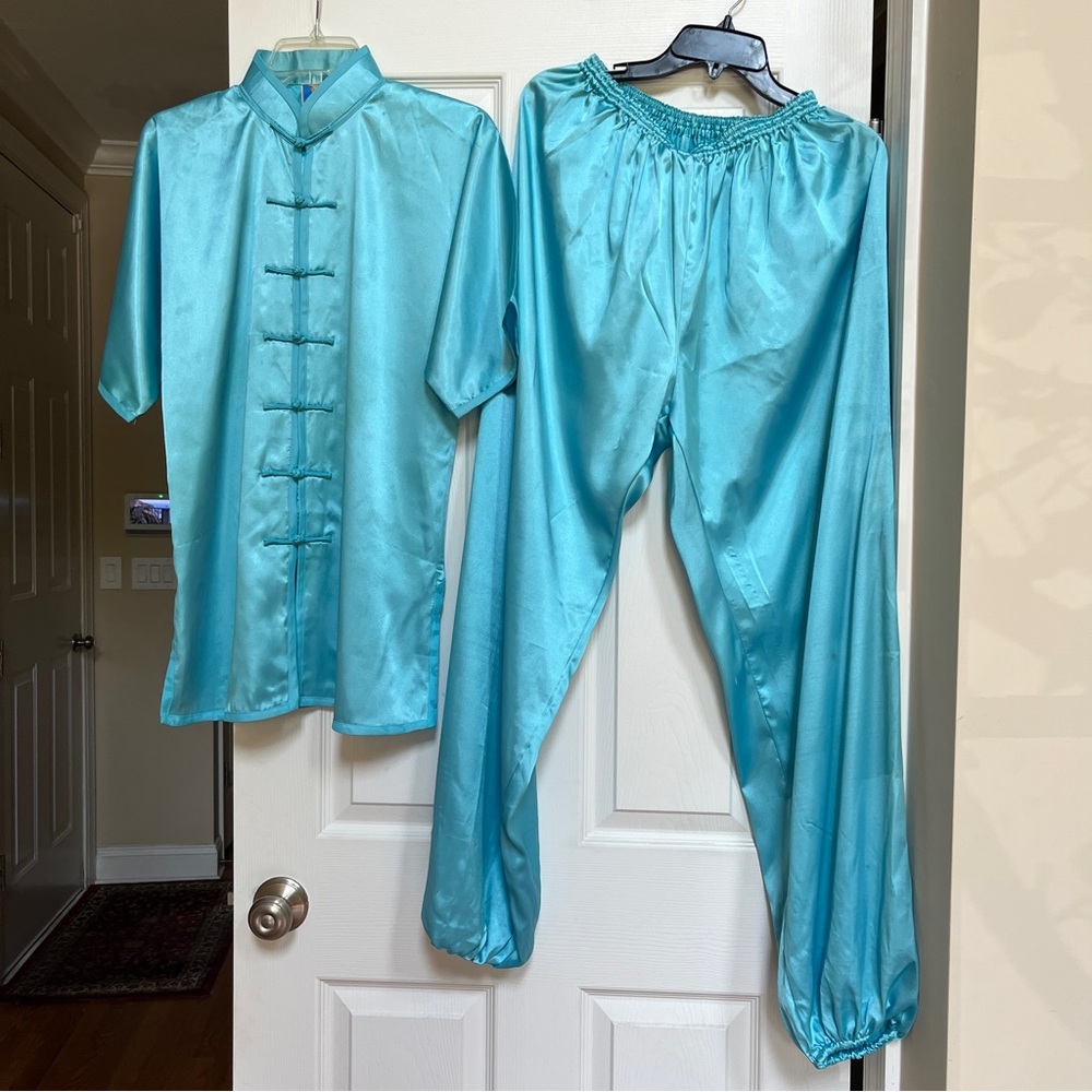 Turquoise Satin Kung Fu / Martial Arts Set – Men’s L / Unisex – Like New - Picture 7 of 7